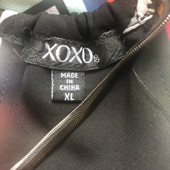 Xoxo halter top, Contemporary Print, Size … - Picture 3 of 5